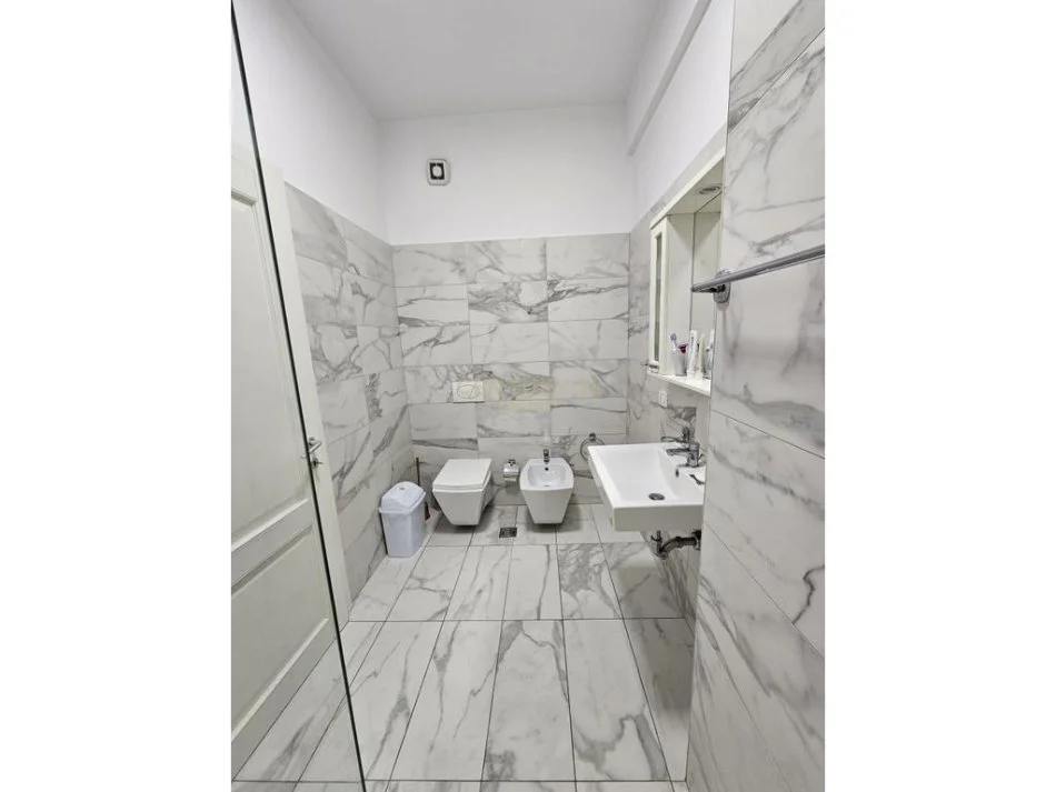 Tirane, shes apartament 3+1+2 , 132 m² 375.000 € (Kompleksi Delijorgji)