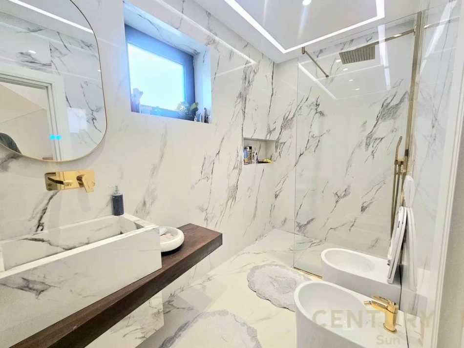 Tirane, shes Vile , 404 m² 700.000 € (Qendra Tregtare TEG)