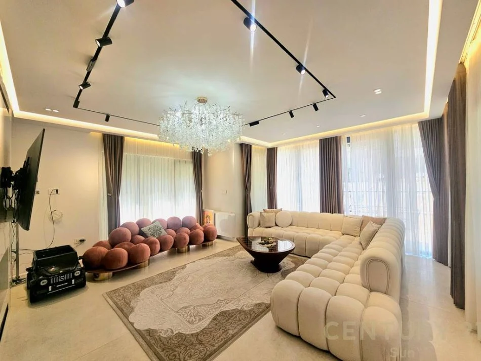 Tirane, shes Vile , 404 m² 700.000 € (Qendra Tregtare TEG)