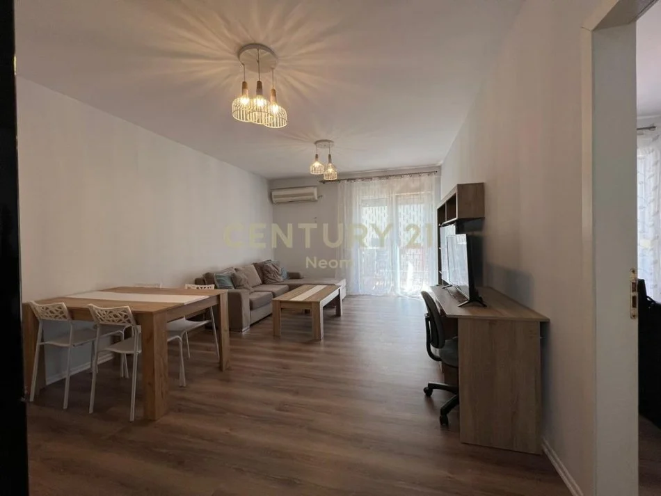 Tirane, jepet me qera apartament 2+1+Aneks+Ballkon Kati 4, 105 m² 950 € (Neom116806)