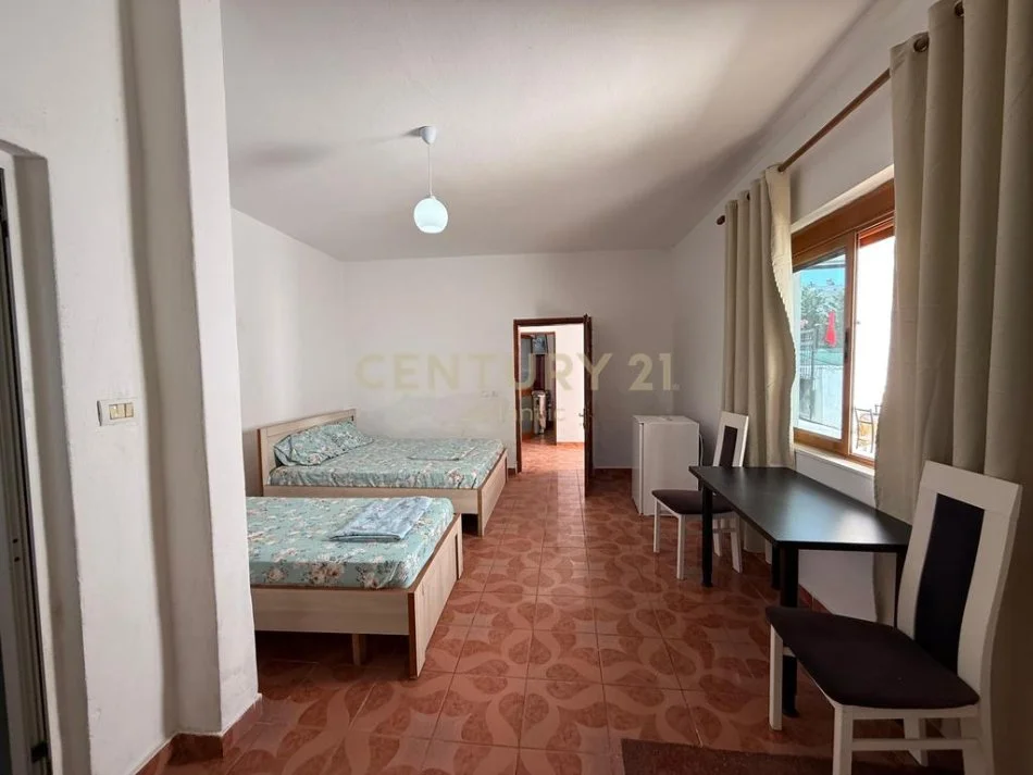 Durres, jepet me qera apartament 5+1+Ballkon Kati 0, 478 m² 1.300 € (plazh hekurudha)