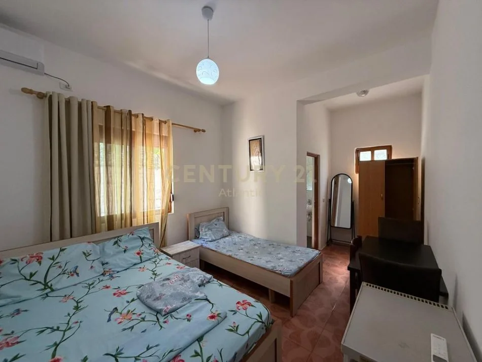 Durres, jepet me qera apartament 5+1+Ballkon Kati 0, 478 m² 1.300 € (plazh hekurudha)