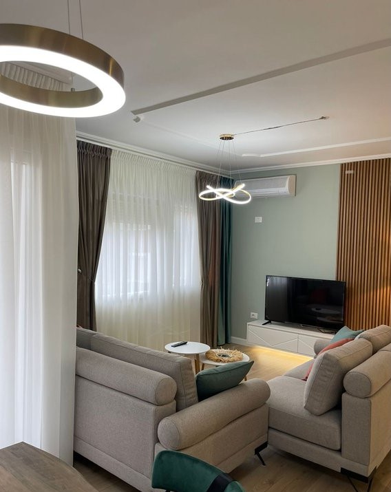 Tirane, jepet me qera apartament 2+1+Aneks+Ballkon Kati 3, 111 m² 900 € 