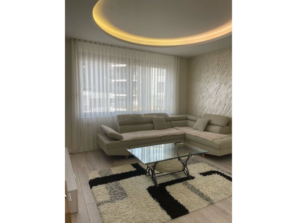 Tirane, jepet me qera apartament 1+1 Kati 9, 70 m² 900 € 