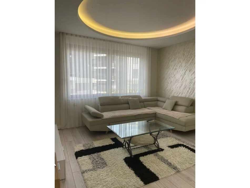 Tirane, jepet me qera apartament 1+1 Kati 9, 70 m² 900 € 