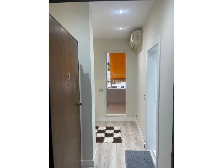 Tirane, jepet me qera apartament 1+1 Kati 9, 70 m² 900 € 