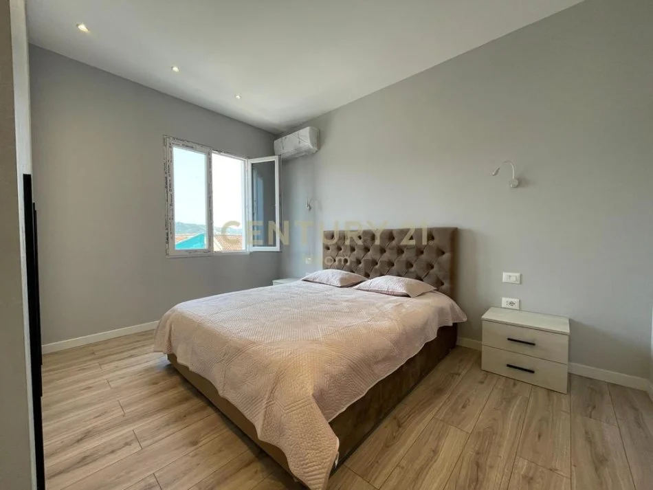 Tirane, jepet me qera apartament 2+1+Aneks+Ballkon Kati 2, 75 m² 600 € (Neom116803)