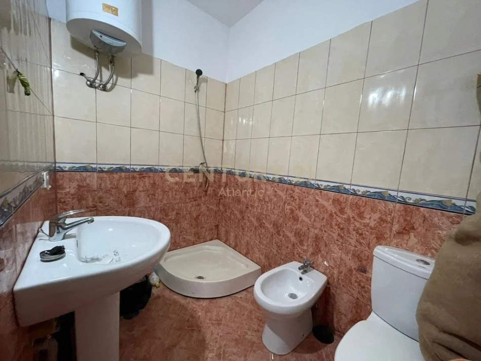 Durres, shitet apartament Kati 5, 150 m² 129.500 € (Ish Rajoni, Durrës!)