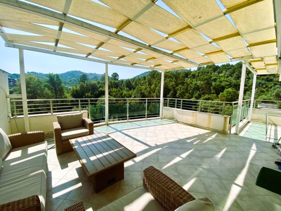 Tirane, jepet me qera apartament 3+1+Aneks+Ballkon Kati 5, 118 m² 1.200 € 