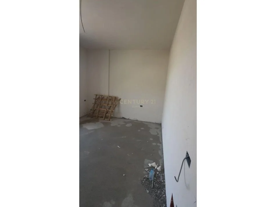 Tirane, shitet apartament Kati 4, 75.000 € 