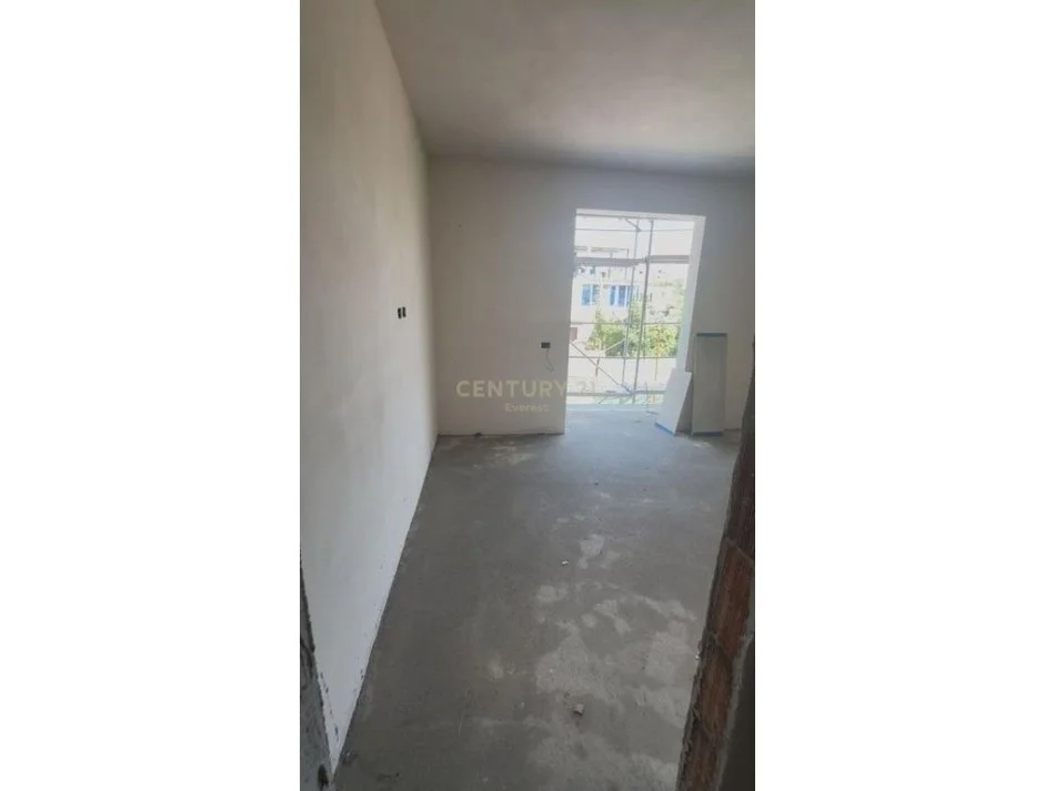 Tirane, shitet apartament Kati 4, 75.000 € 