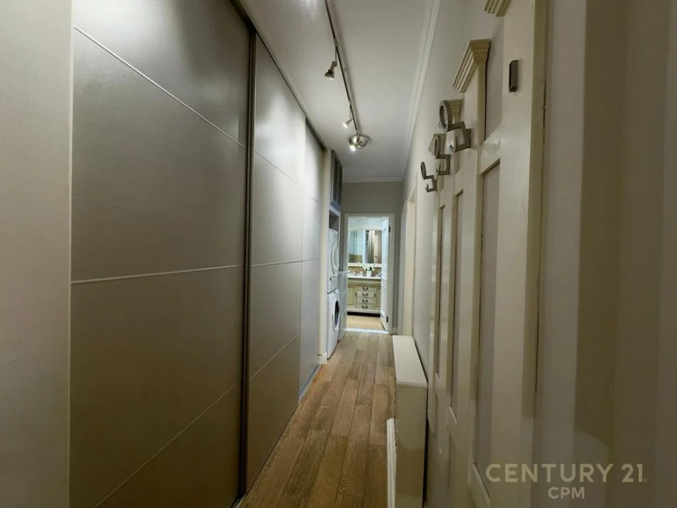 Tirane, jepet me qera apartament 3+1 Kati 6, 120 m² 1.150 € 