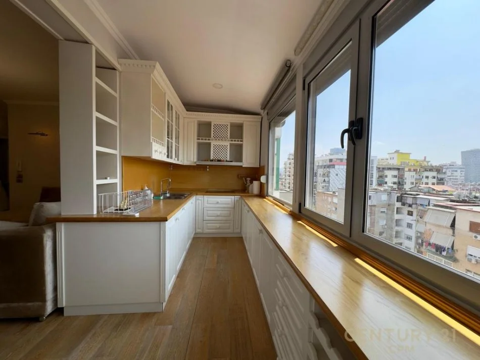 Tirane, jepet me qera apartament 3+1 Kati 6, 120 m² 1.150 € 