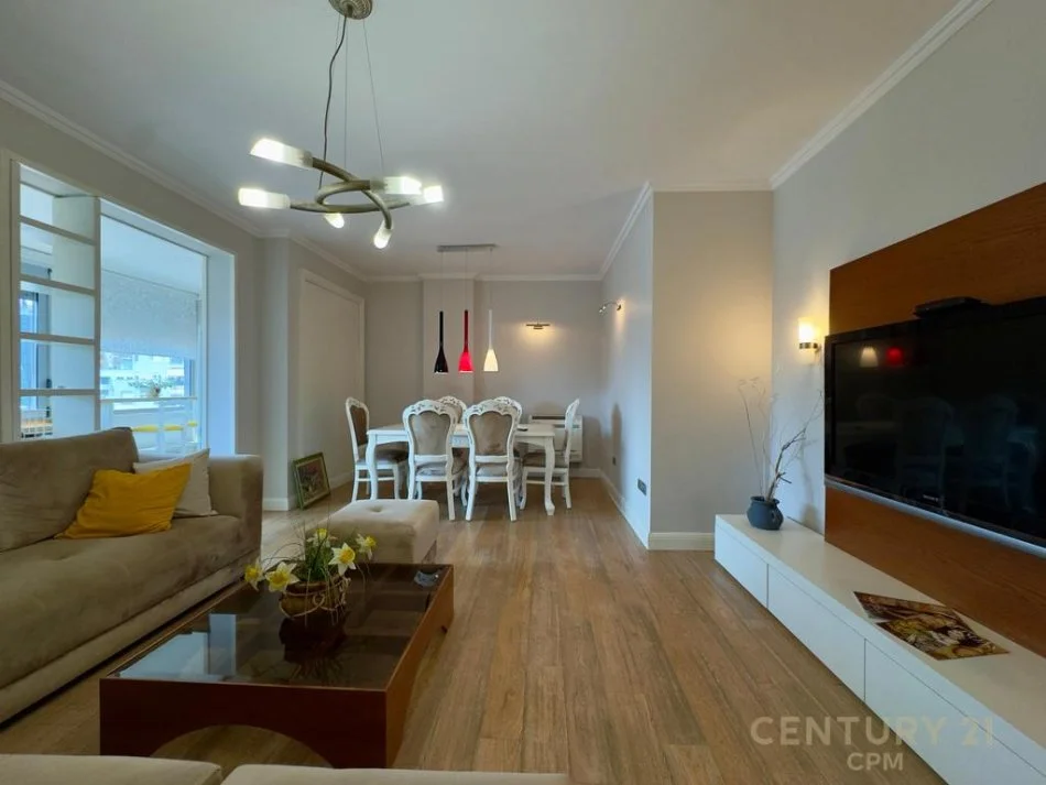 Tirane, jepet me qera apartament 3+1+Ballkon , 120 m² 1.150 € 