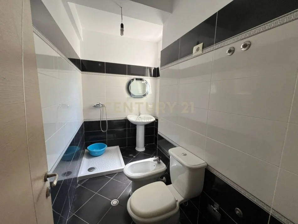 Durres, shitet apartament 1+1 Kati 2, 63 m² 63.500 € (SHKEMBI KAVAJES !)