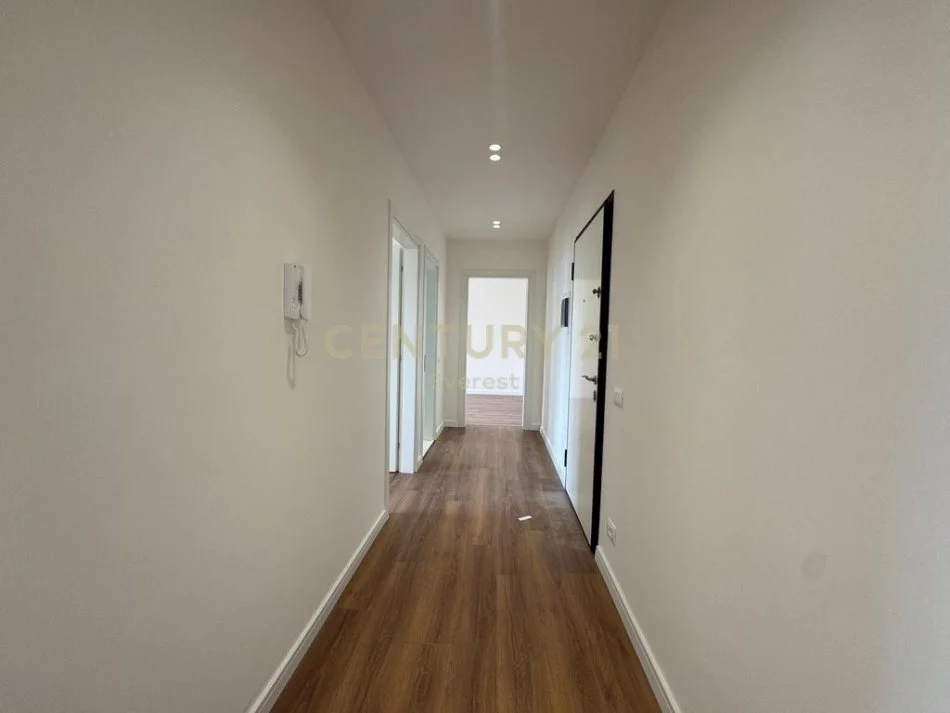 Tirane, shitet apartament 2+1+Ballkon Kati 4, 97 m² 121.000 € (Kompleksi "Univers City")