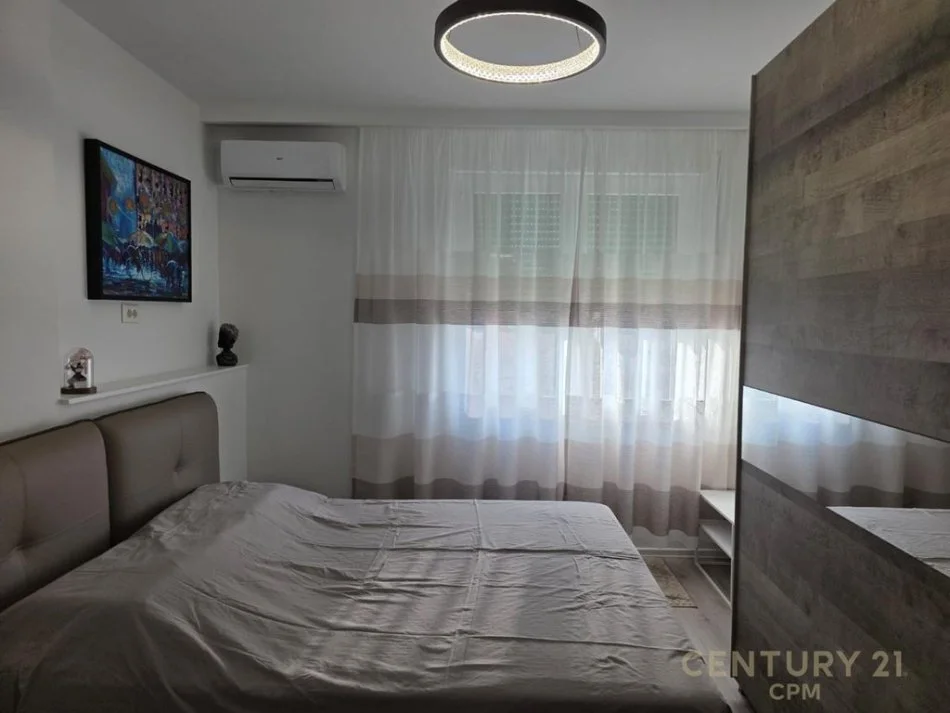 Tirane, jepet me qera apartament 1+1 Kati 5, 77 m² 1.400 € (Rruga e Elbasanit)