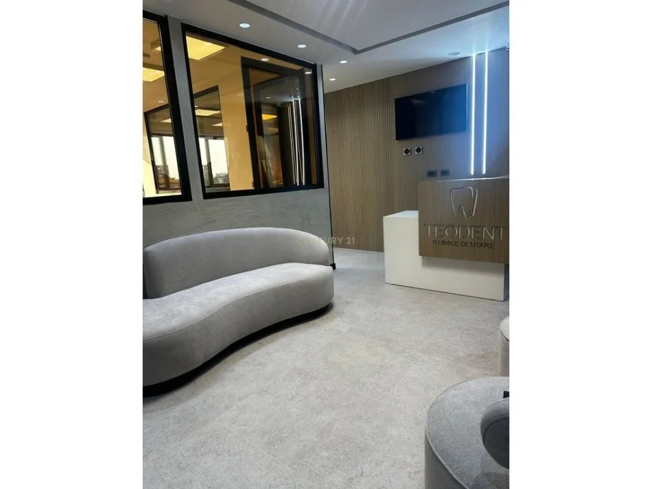 Tirane, shitet Kati 3, 105 m² 295.000 € (Rr.Kongresi i Manastirit)