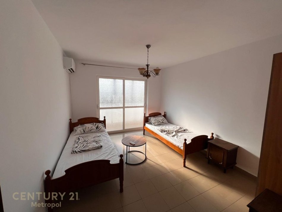 Tirane, jepet me qera apartament 2+1 Kati 5, 100 m² 650 € 