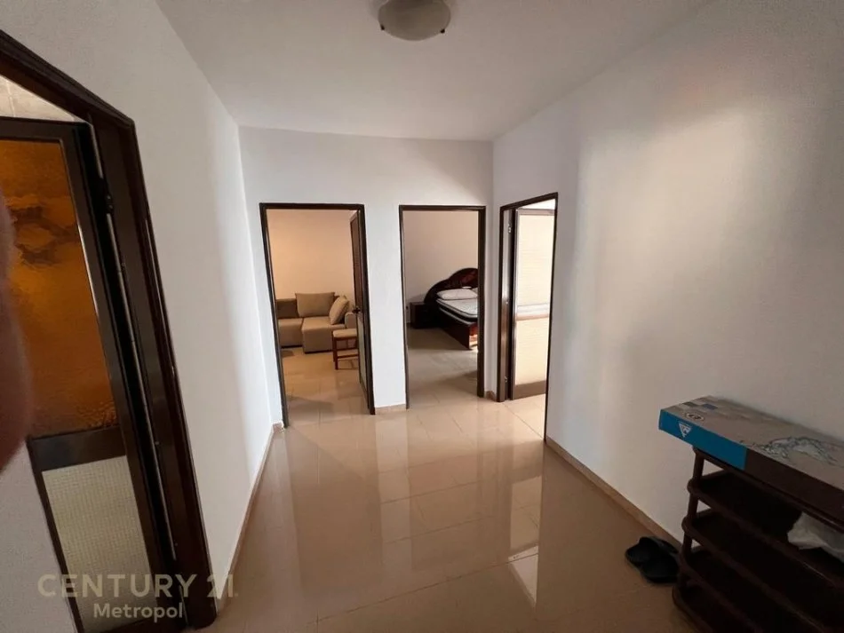 Tirane, jepet me qera apartament 2+1 Kati 5, 100 m² 650 € 