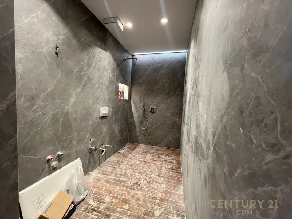 Tirane, shitet apartament 2+1 Kati 7, 122 m² 290.000 € 