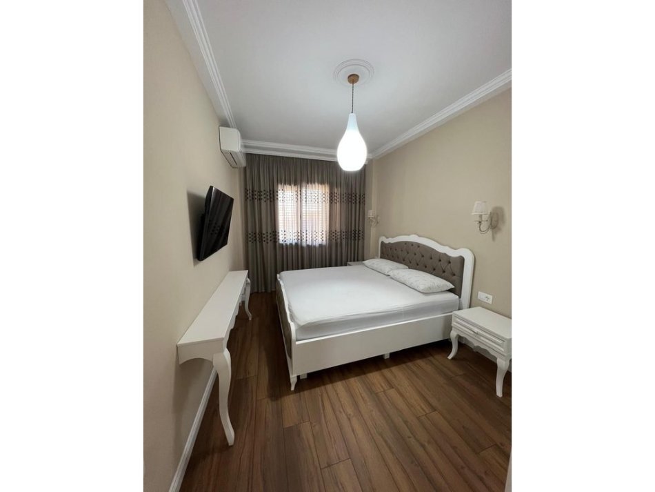 Tirane, jepet me qera apartament 1+1+Ballkon Kati 5, 60 m² 600 € 