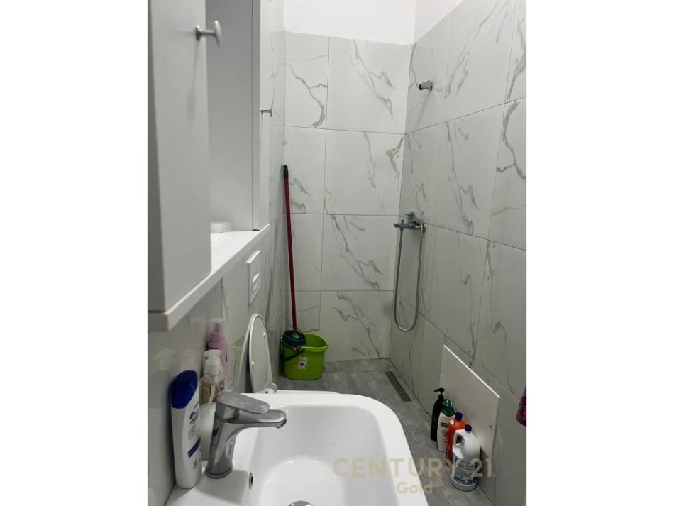 Tirane, jepet me qera apartament 1+1+Ballkon Kati 0, 71 m² 550 € 
