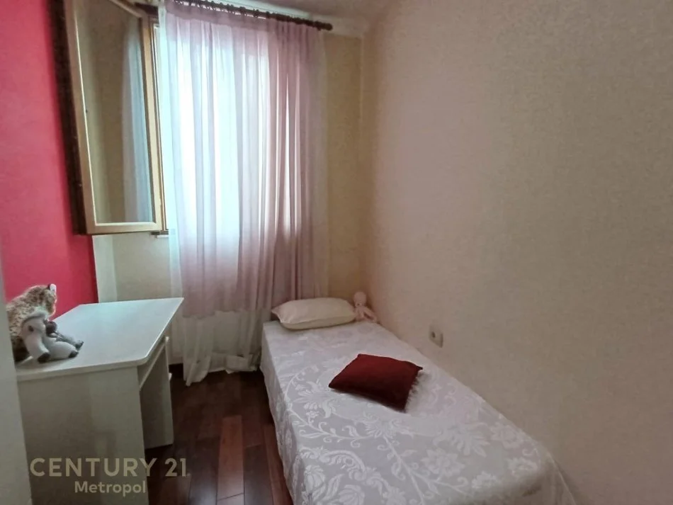 Tirane, jap me qera apartament 3+1+Ballkon , 163 m² 700 € (Kodra e Diellit)