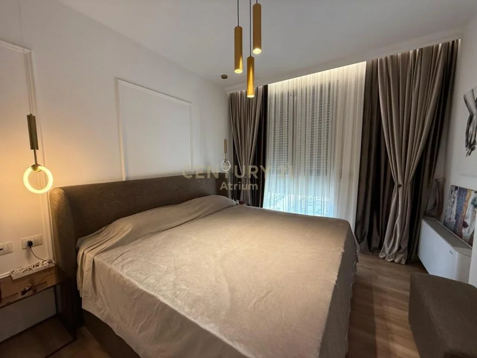 Tirane, shes apartament 2+1 , 138 m² 300.000 € (Oxhaku)