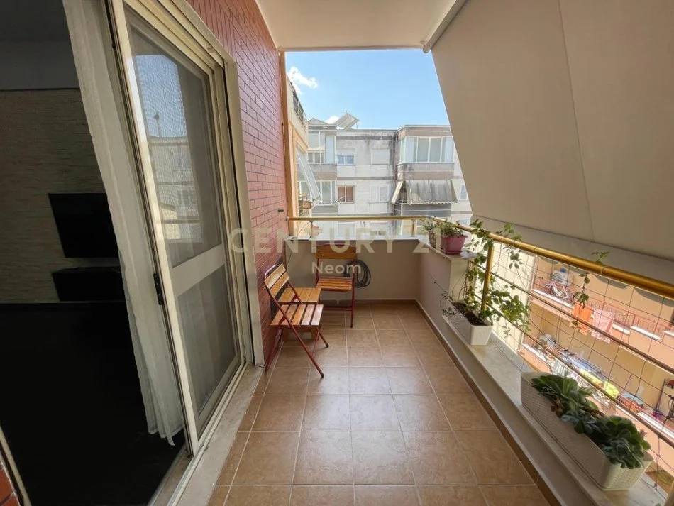Tirane, jepet me qera apartament 2+1+Aneks+Ballkon Kati 2, 112 m² 650 € (Neom117074)
