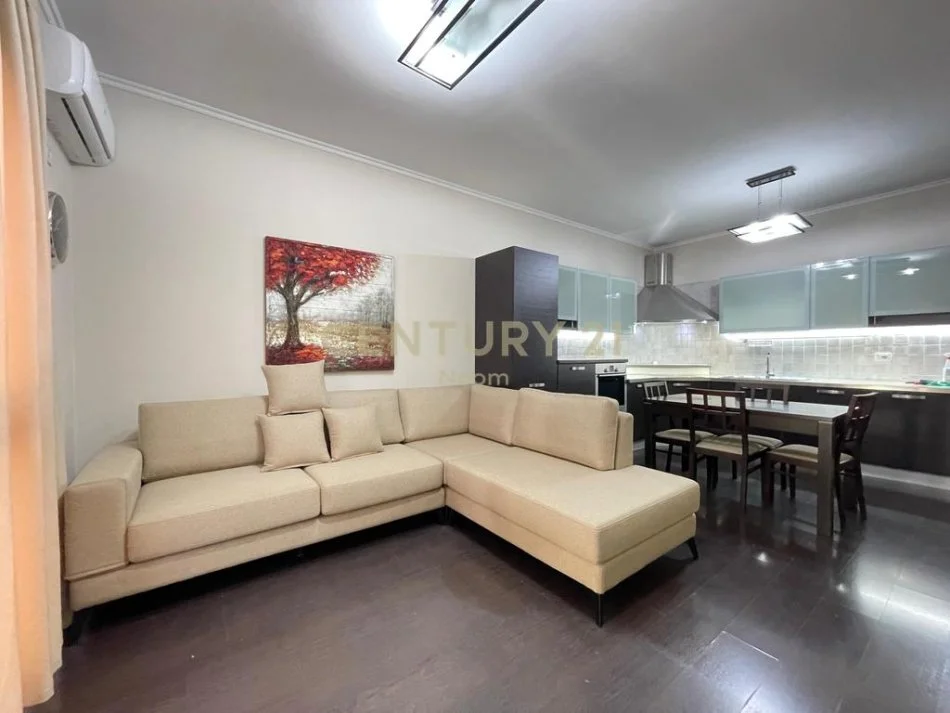 Tirane, jap me qera apartament 2+1 , 112 m² 650 € (Kopshti Botanik Zoologjik)