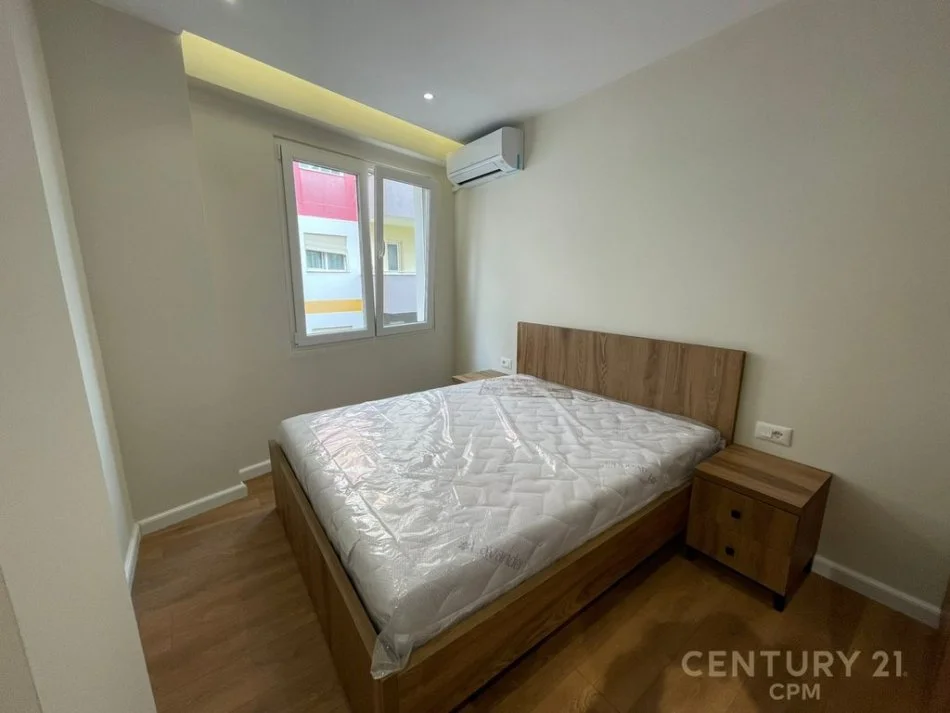 Tirane, jap me qera apartament 1+1 , 50 m² 550 € (Kopshti Botanik Zoologjik)