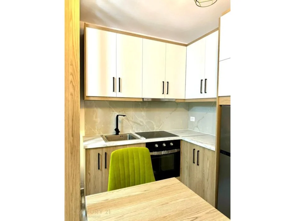 Tirane, jap me qera garsonier , 43 m² 500 € (KOMUNA E PARISIT)