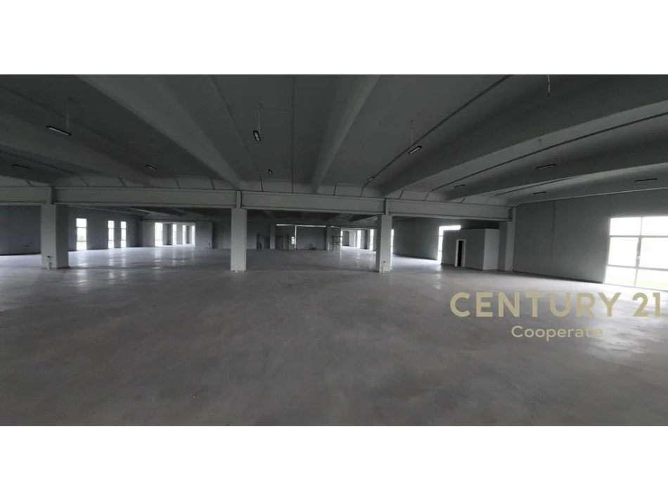 Tirane, jap me qera Kapanon & Zyra , 5.200 m² 34.000 € (Kashar)