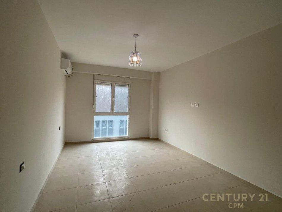 Shqiperi, jepet me qera ambjent biznesi Kati 2, 120 m² 1.200 € (21)