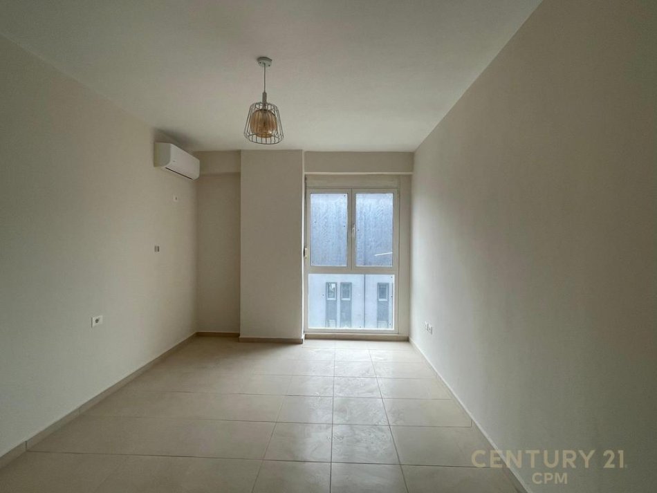 Shqiperi, jepet me qera ambjent biznesi Kati 2, 120 m² 1.200 € (21)
