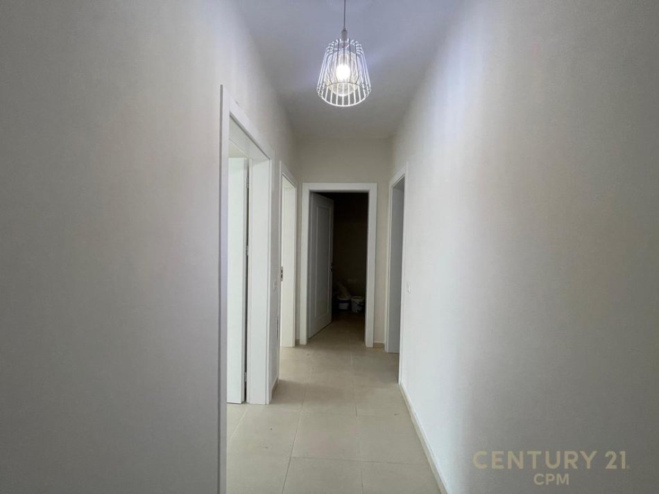 Shqiperi, jepet me qera ambjent biznesi Kati 2, 120 m² 1.200 € (21)
