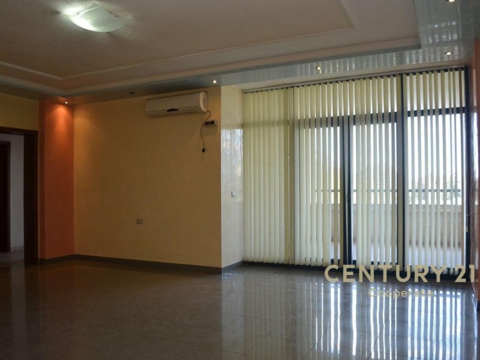 Tirane, shes apartament 2+1 Kati 5, 120 m² 450.000 € (prane Kryeministrise)