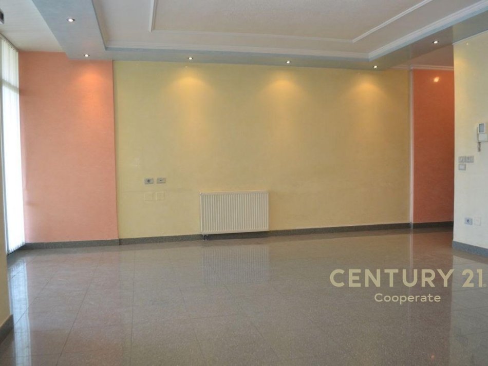 Tirane, shes apartament 2+1 Kati 5, 120 m² 450.000 € (prane Kryeministrise)