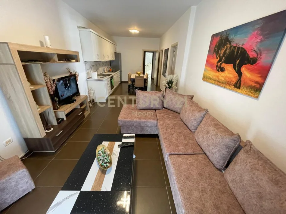 Tirane, jepet me qera apartament 2+1 Kati 2, 95 m² 650 € (Liqeni i Thate)