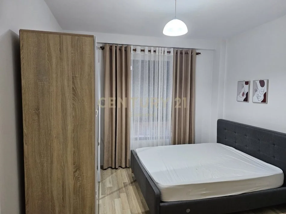 Tirane, jepet me qera apartament 1+1 Kati 5, 50 m² 500 € (everest117208)