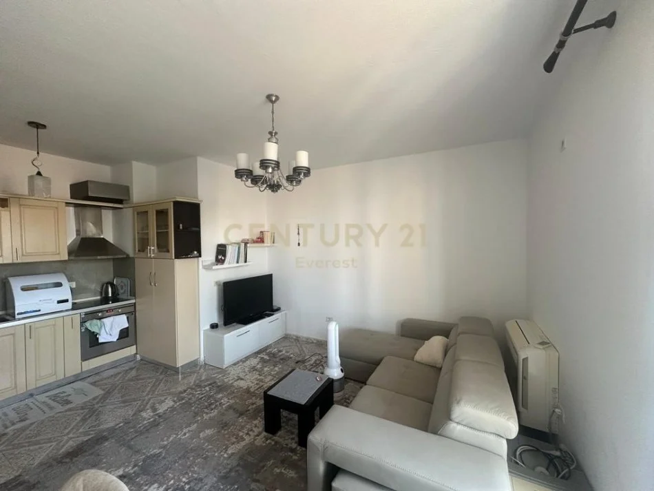 Tirane, jepet me qera apartament 1+1 Kati 5, 73 m² 600 € (RRUGA FORTUZI)