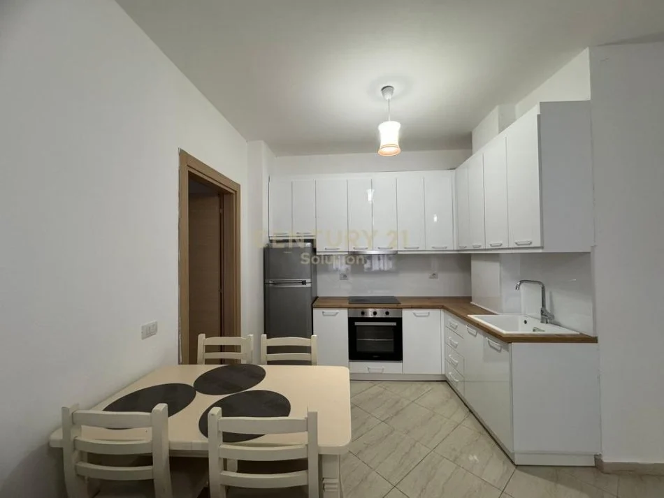 Tirane, jap me qera apartament 2+1 , 85 m² 500 € (KOMPLEKSI FZ, LIQENI I THATE)