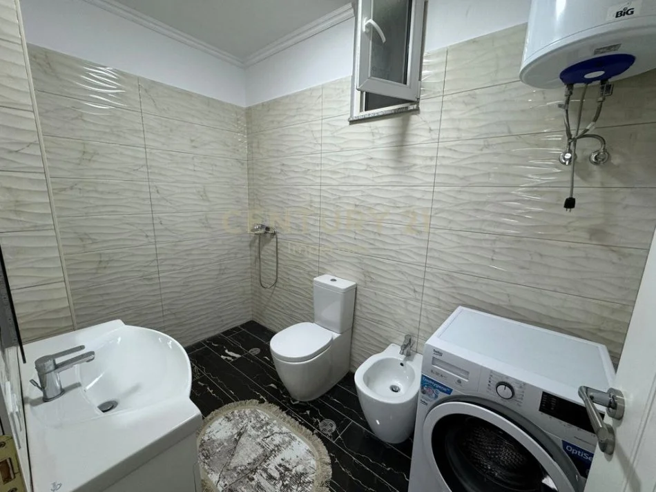 Tirane, shes apartament 2+1+Ballkon Kati 6, 117 m² 163.000 € (IMP117330)