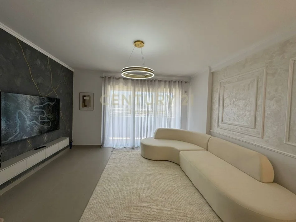 Tirane, shes apartament 2+1+Ballkon Kati 6, 117 m² 163.000 € (IMP117330)