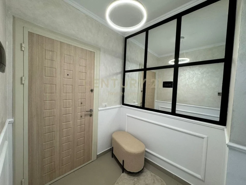 Tirane, shes apartament 2+1+Ballkon Kati 6, 117 m² 163.000 € (IMP117330)