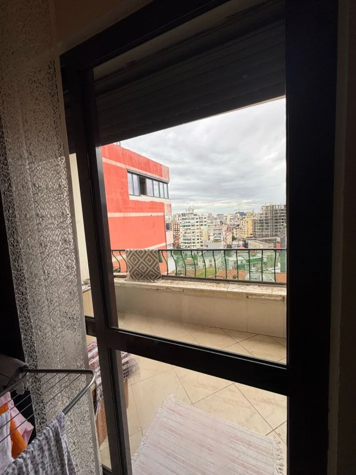 Tirane, jepet me qera apartament 1+1 Kati 11, 75 m² 450 € (rruga Qemal Stafa)