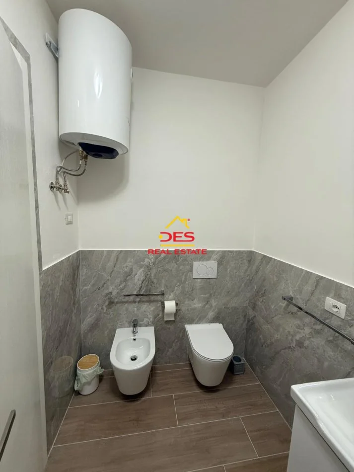 Vlore, jepet me qera apartament 1+1+Ballkon Kati 2, 80 m² 300 € (Orikum, Vlorë)