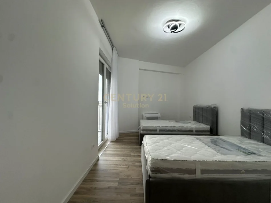 Tirane, jepet me qera apartament 2+1 Kati 9, 87 m² 800 € (Bulevardi i Ri)