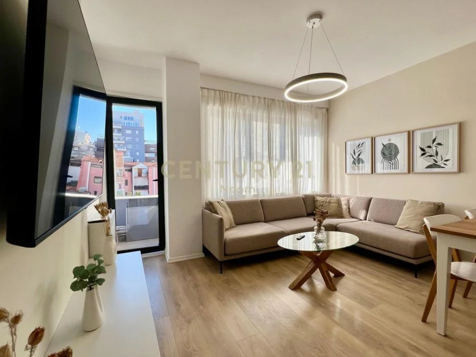 Tirane, jepet me qera apartament 2+1+Ballkon Kati 6, 86 m² 1.250 € (Neom117491)